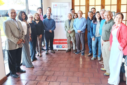 De Izq. A der.: Luis Villagrán; Jennifer Gómez, vicepresidenta Zonal Coquimbo;, Adriana Plaza; Marcela Rivera; Rodrigo Molina; Luis Calderón; Benjamín Rojas; Claudio Canut de Bon; Alfredo Pávez; Carolina Acuña; Raúl Vergara, presidente Zonal Coquimbo; Luis Rojas; Sebastián Olivares; Jessica Garrido; Luis Díaz; José Ahumada y Rosa María Taiba.